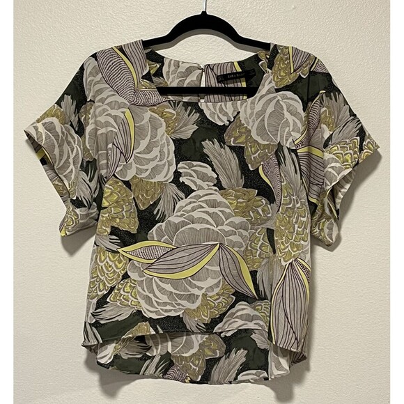 Zara Tops - Zara Floral Top Green Cream Size Large High Low Hem Contemporary Classic